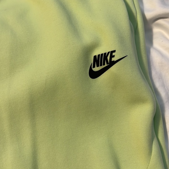 Green Size 2X Nike Tech Fleece Tracksuit Set - Picture 8 of 12